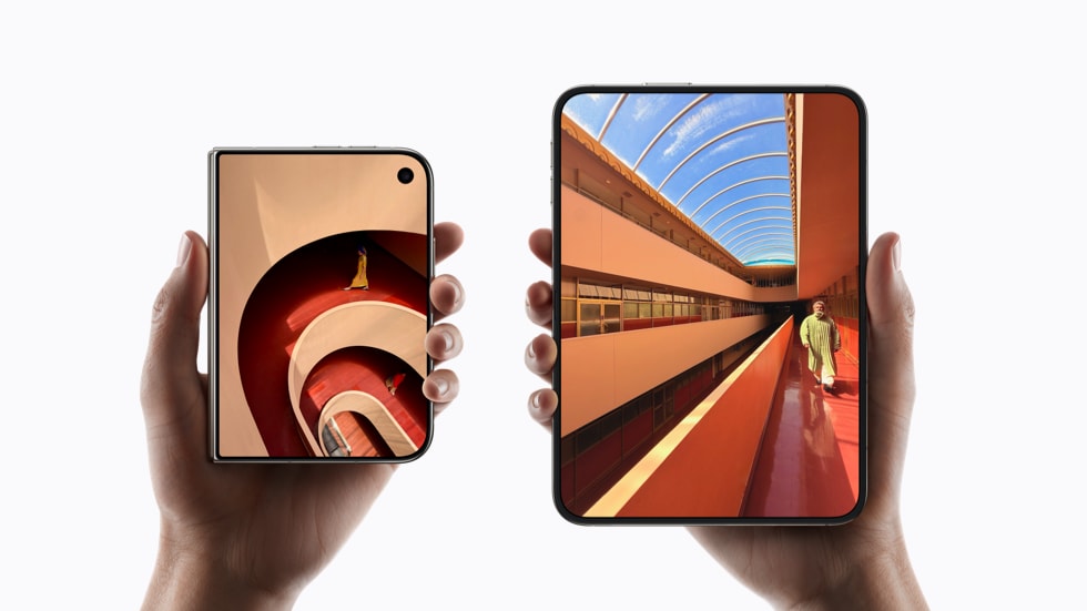 iPhone Duo ở trạng thái gập và mở
